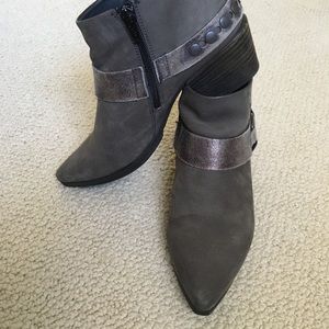 Paul Green booties with block heel